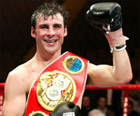 Joe Calzaghe wins the fight against Hopkins by split decision
